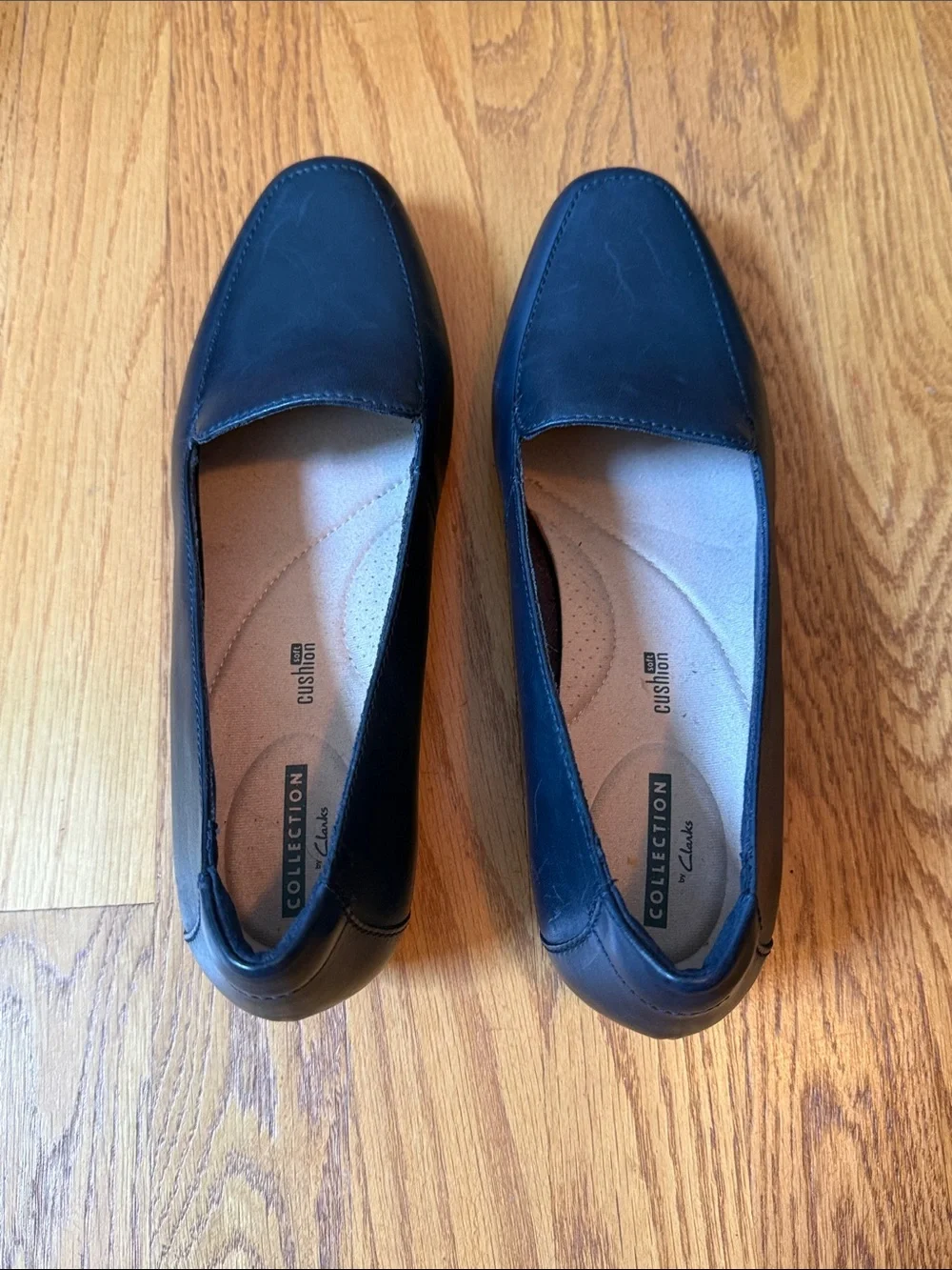 Clarks Joliet Lora Leather Loafers Navy Blue Comfort Slip On Women’s Size 9